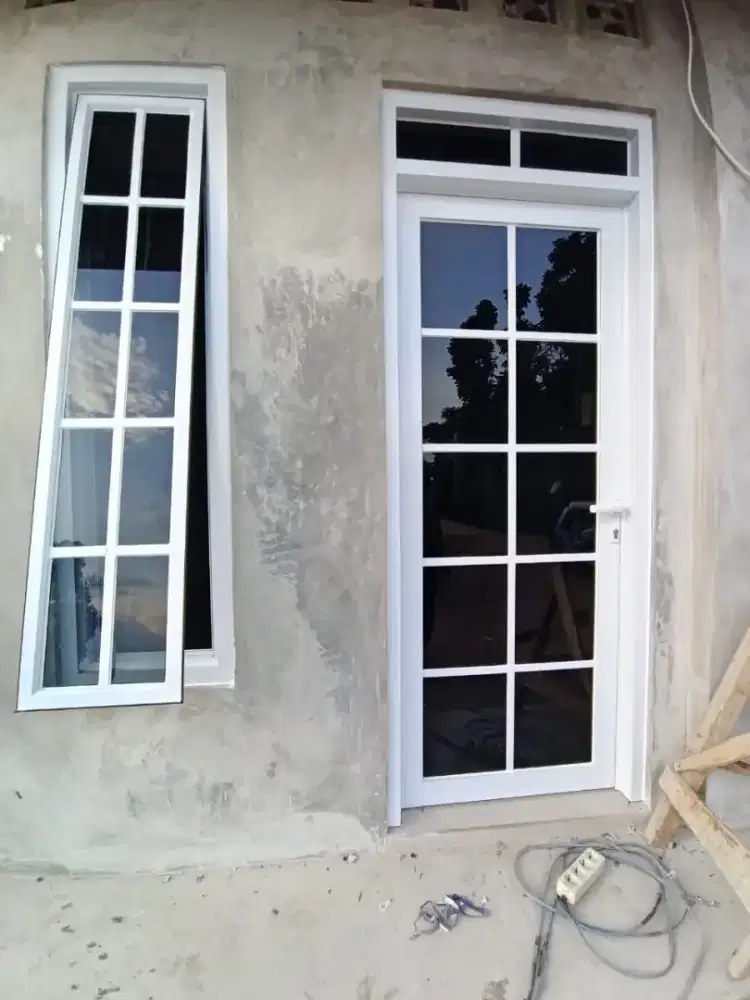 Menerima pemasangan kusen pintu dan jendela aluminium