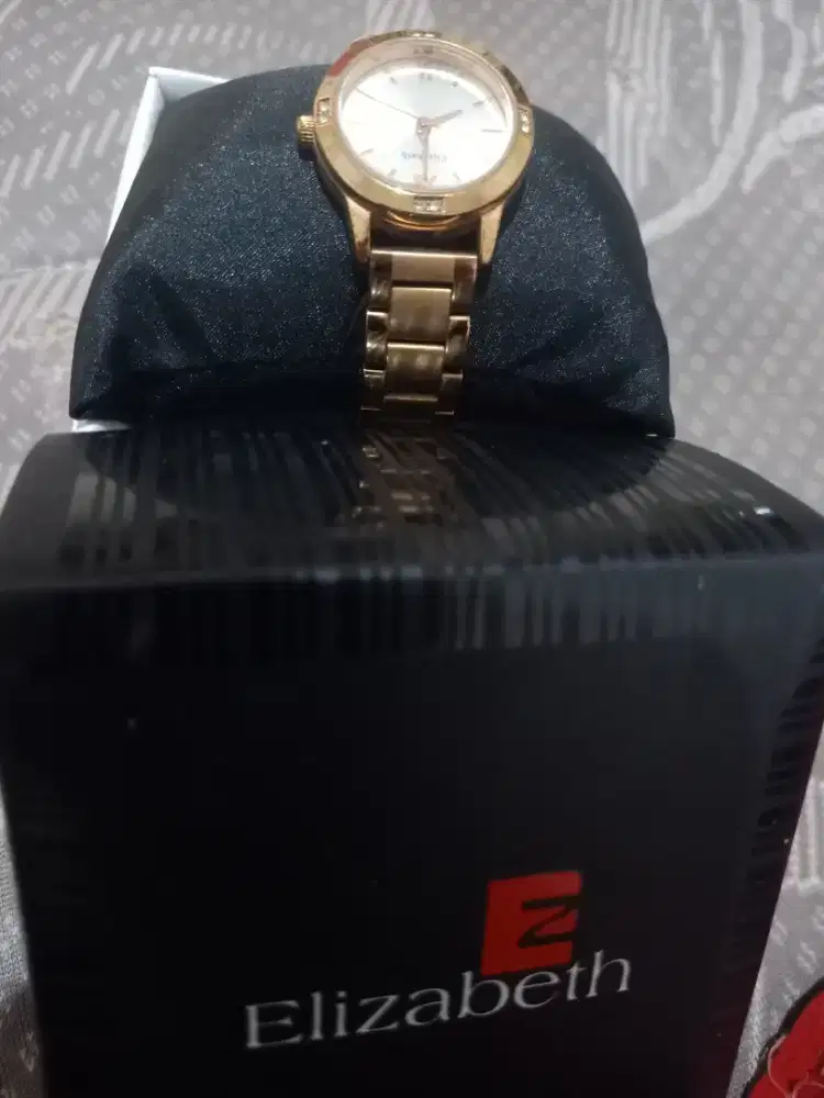 Jam tangan Elizabeth