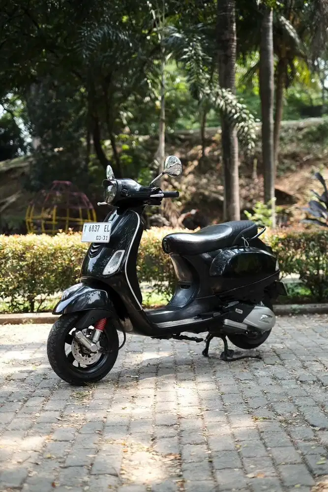 VESPA LX 125 IGET TAHUN 2017