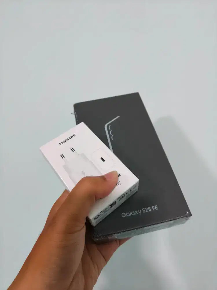 Samsung S25 FE 8/256 New (Free Adaptor 25w)