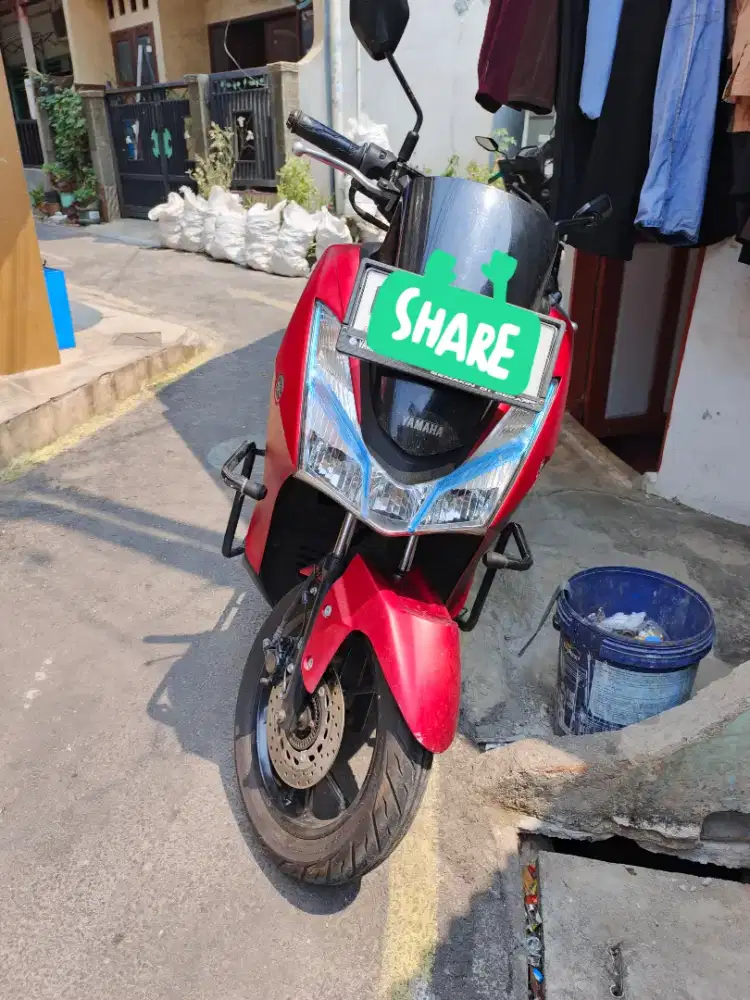 Yamaha Lexi 125 Merah