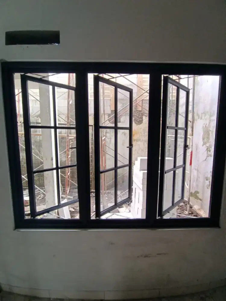 Menerima pemasangan kusen pintu dan jendela aluminium
