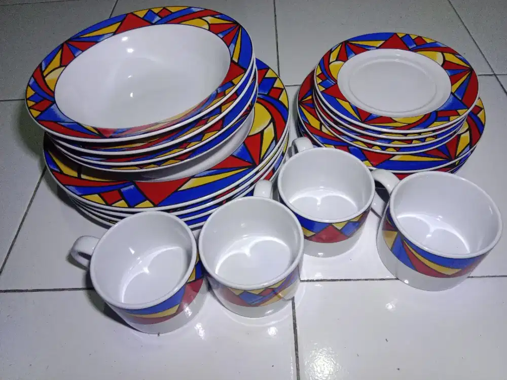 peralatan makan + minum lengkap