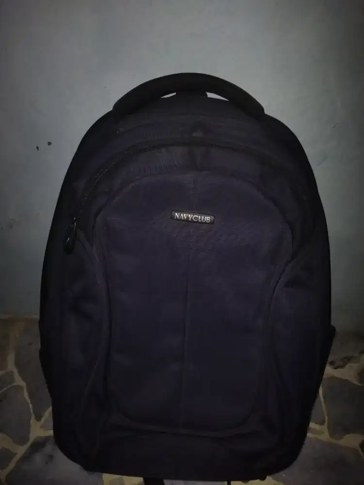 Tas hitam navyclub