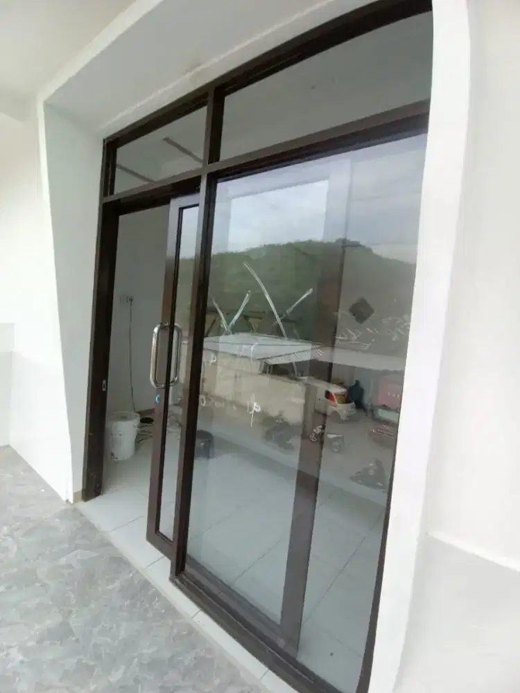 Menerima pemasangan kusen pintu dan jendela aluminium