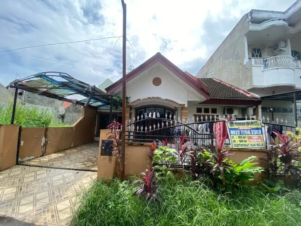 Rumah di Komplek Bumi Asri