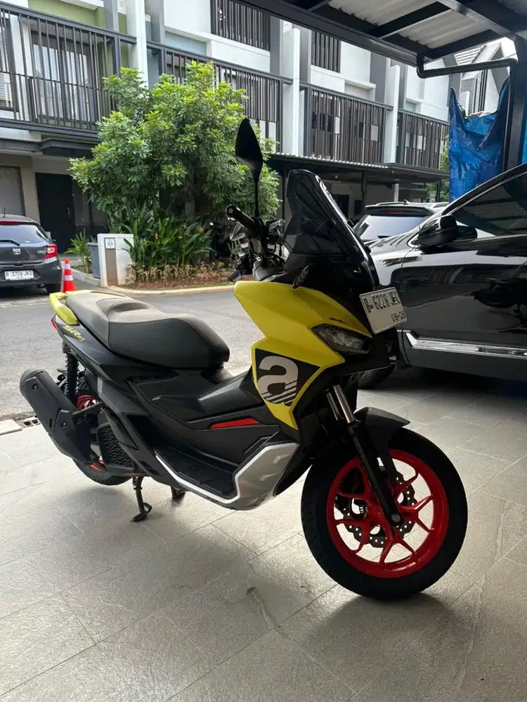 Aprillia SR GT 200