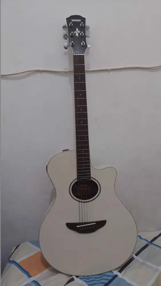Gitar Apx600 ori