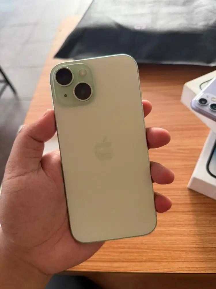 Iphone 15 128GB ex resmi ibox fulset ada dent 1 titik