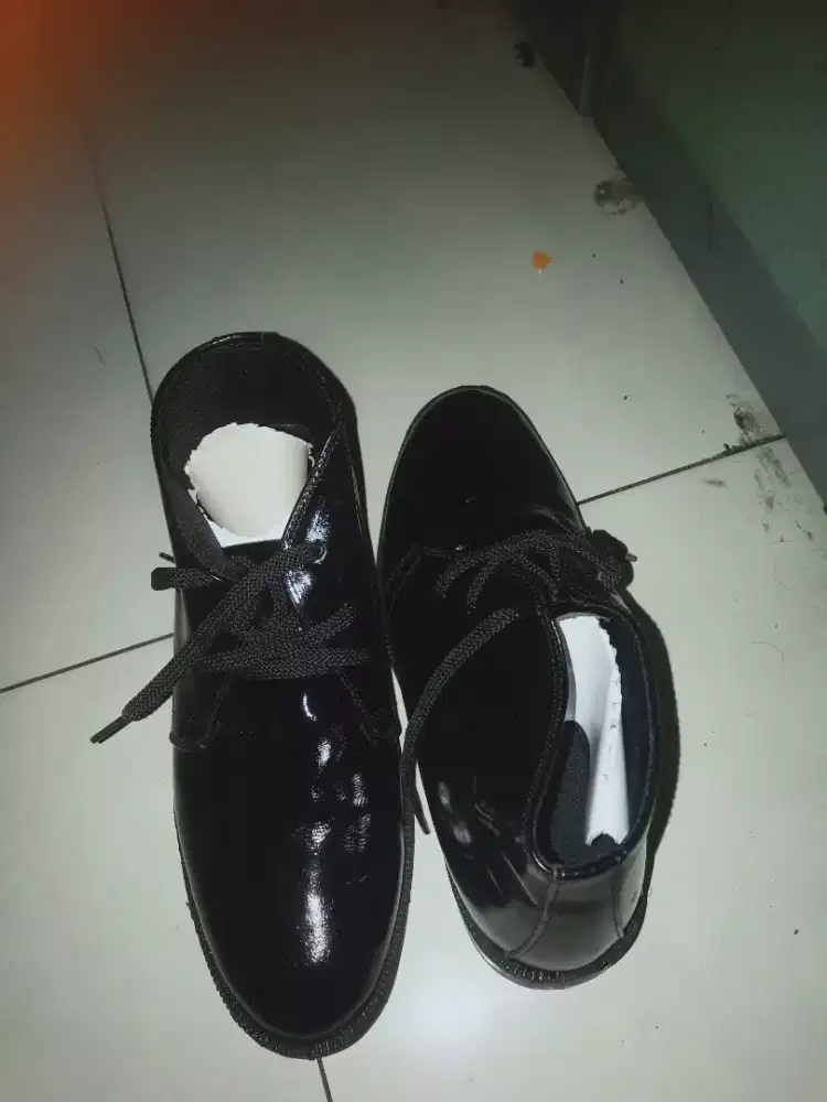 Sepatu PDH uk41 kondisi baru