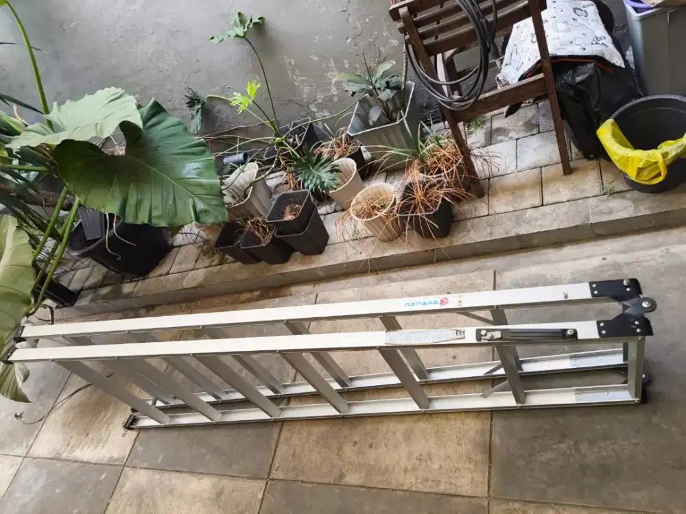 Tangga rumah/ruko