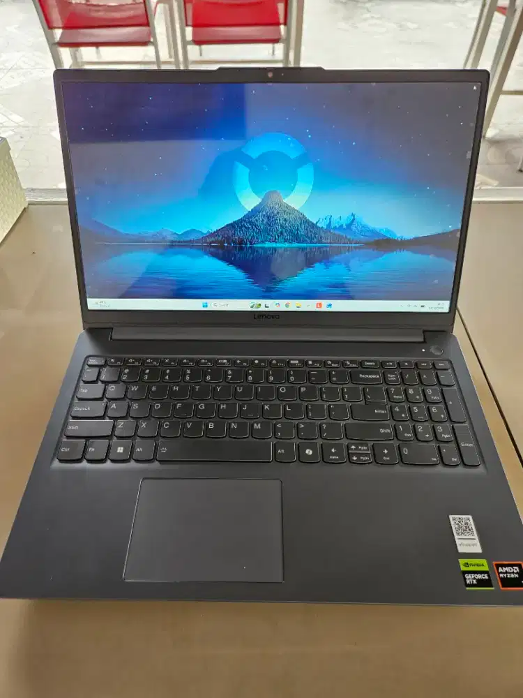 Laptop Lenovo loq 15ARP10E D1lD