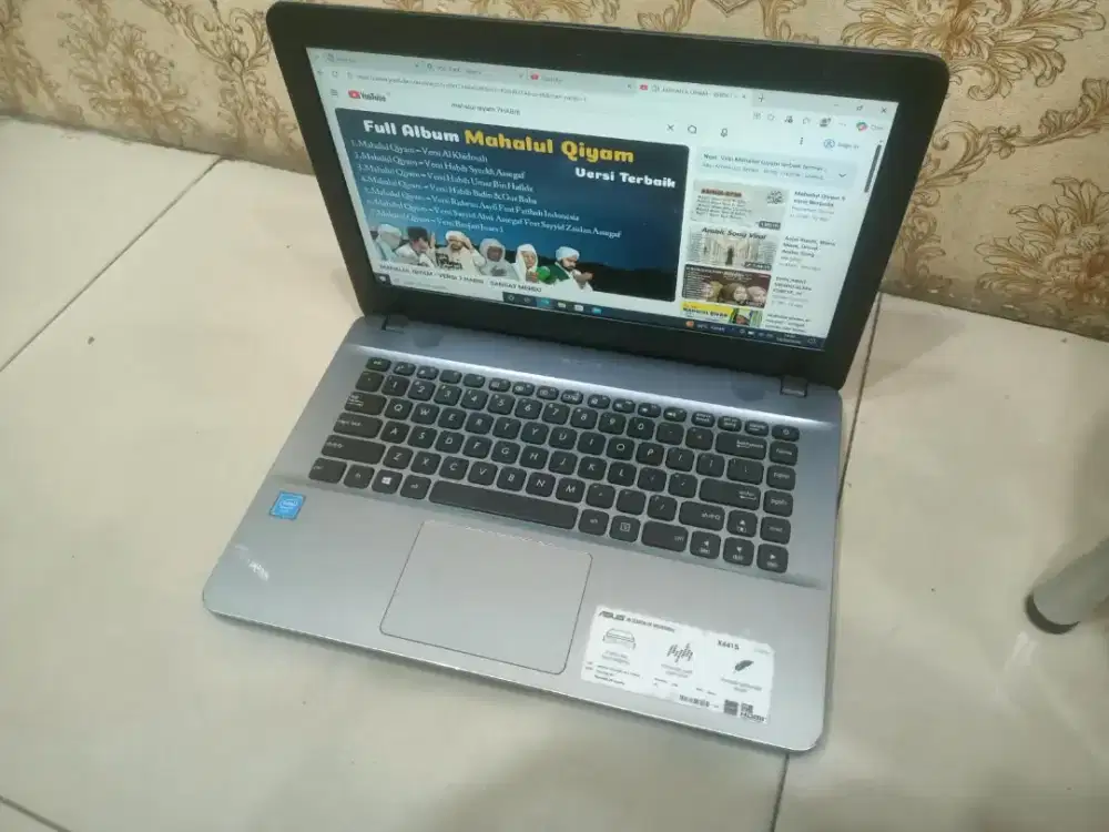 Lactop asus X441s ram 2 HDD 500 mlus normal semua nya unit charger