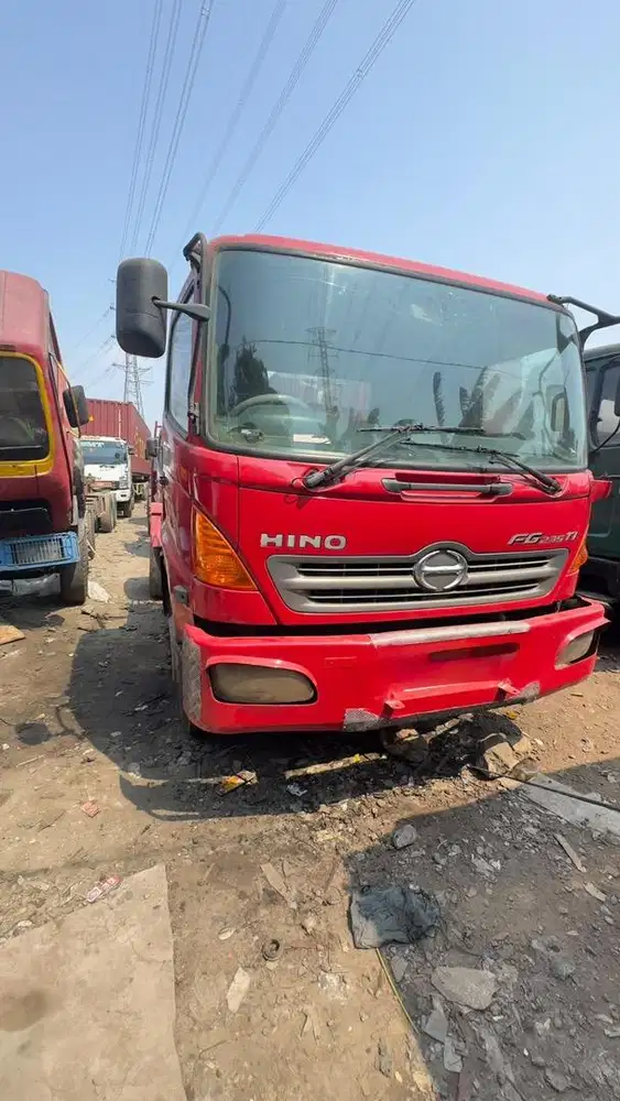 Truk Hino 235TI (2009)