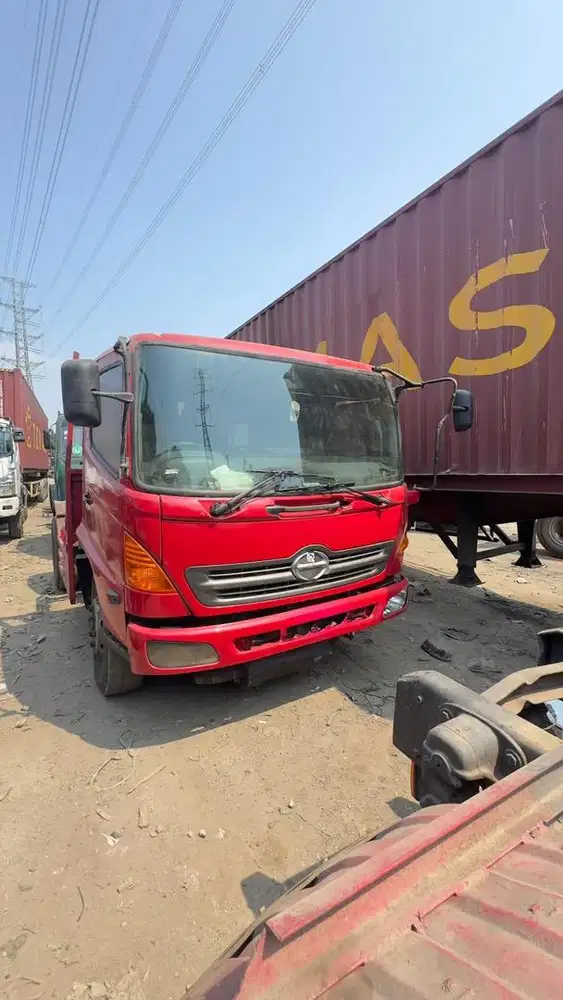 Hino 235TI (2010)