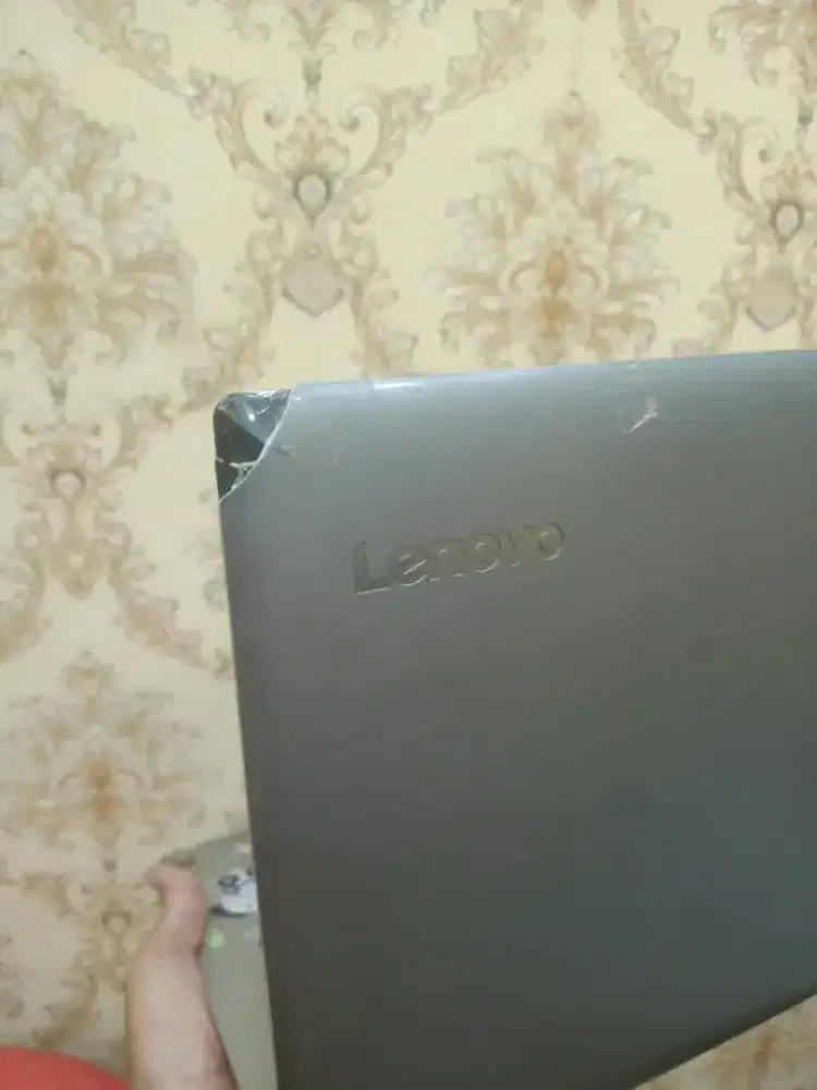 Lenovo ideapad S130-14lGM ram 4 emmc 64 minus casing pecah sperti