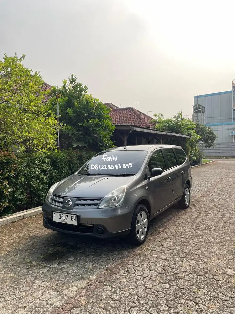 Nissan Grand Livina 2010 1.5 SV MT