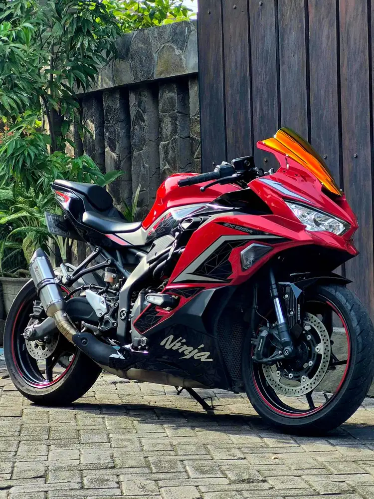 For sale Zx25r 2023 tangan pertama masih mulus odo rendah