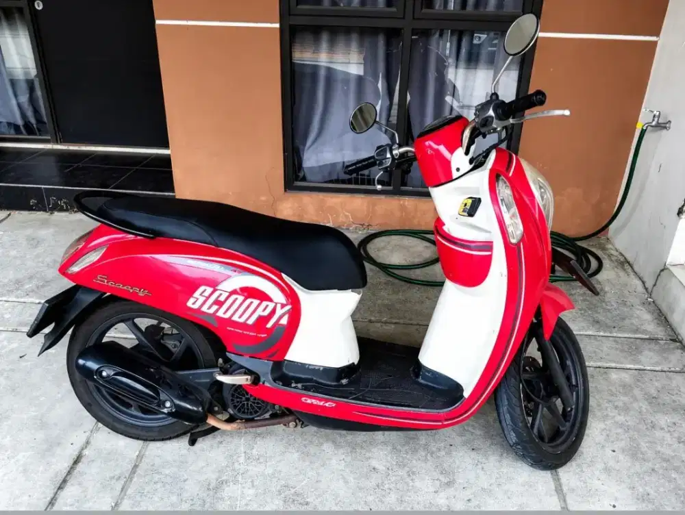 Honda Scoopy 2016 warna merah putih