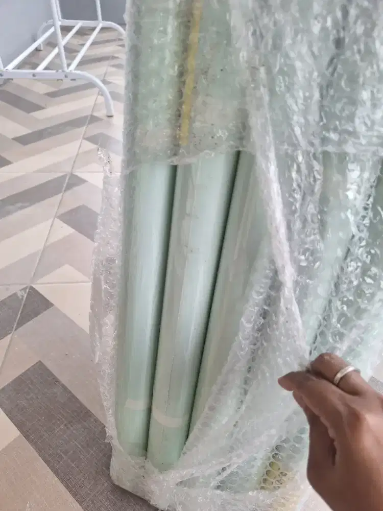 Wallpaper warna hijau mint