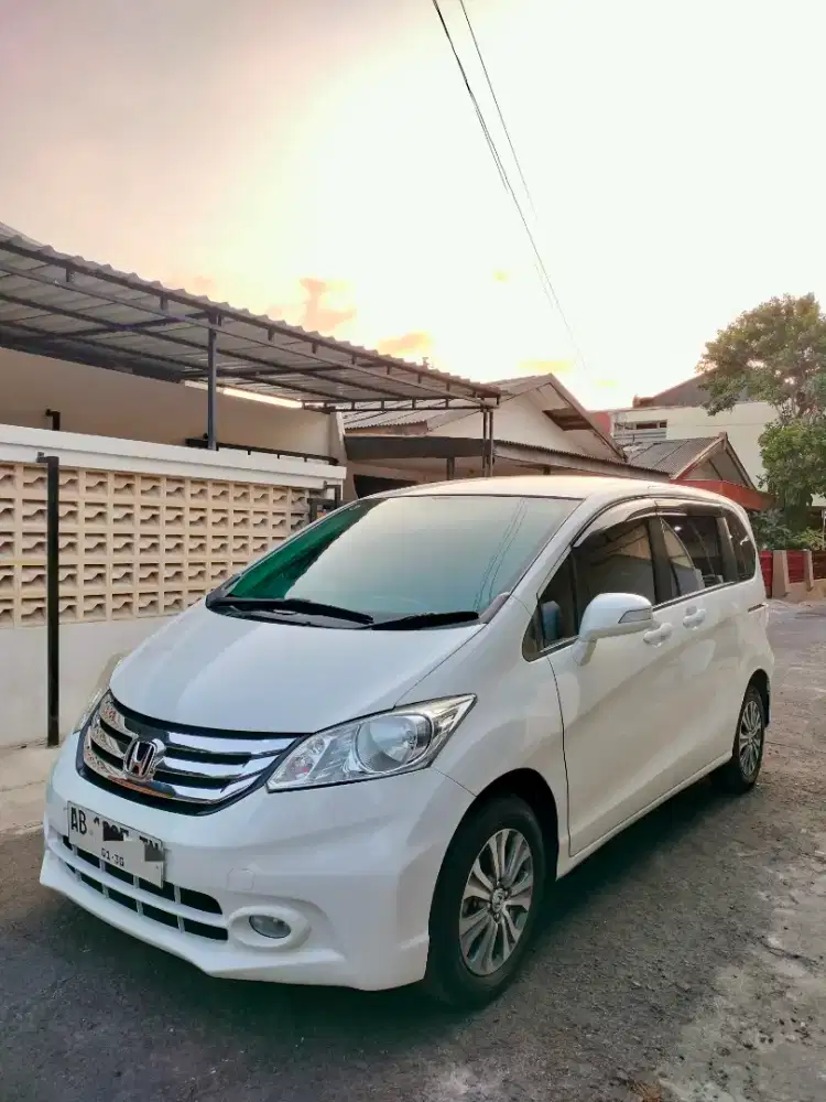 Honda Freed E PSD 2014/2015 Asli AB Sleman tangan 1