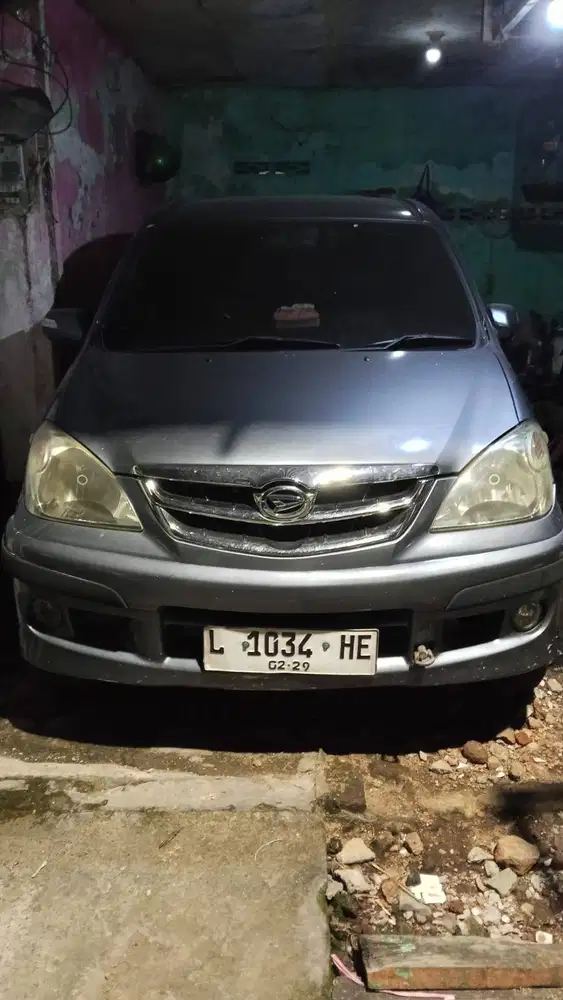 Mobil xenia 1000