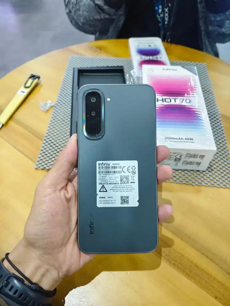 Infinix Hot70 8+8/128Gb