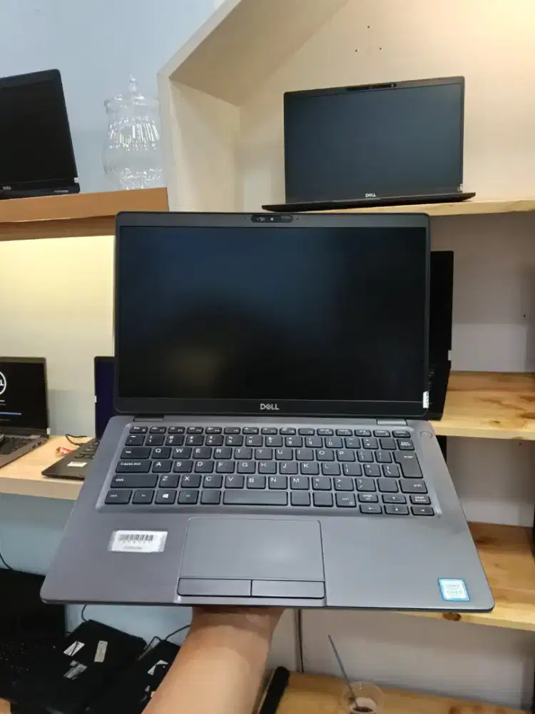Dell latitude 5300 core i5 gen 8 ram 8gb ssd 128gb 13 inch FHD Normal