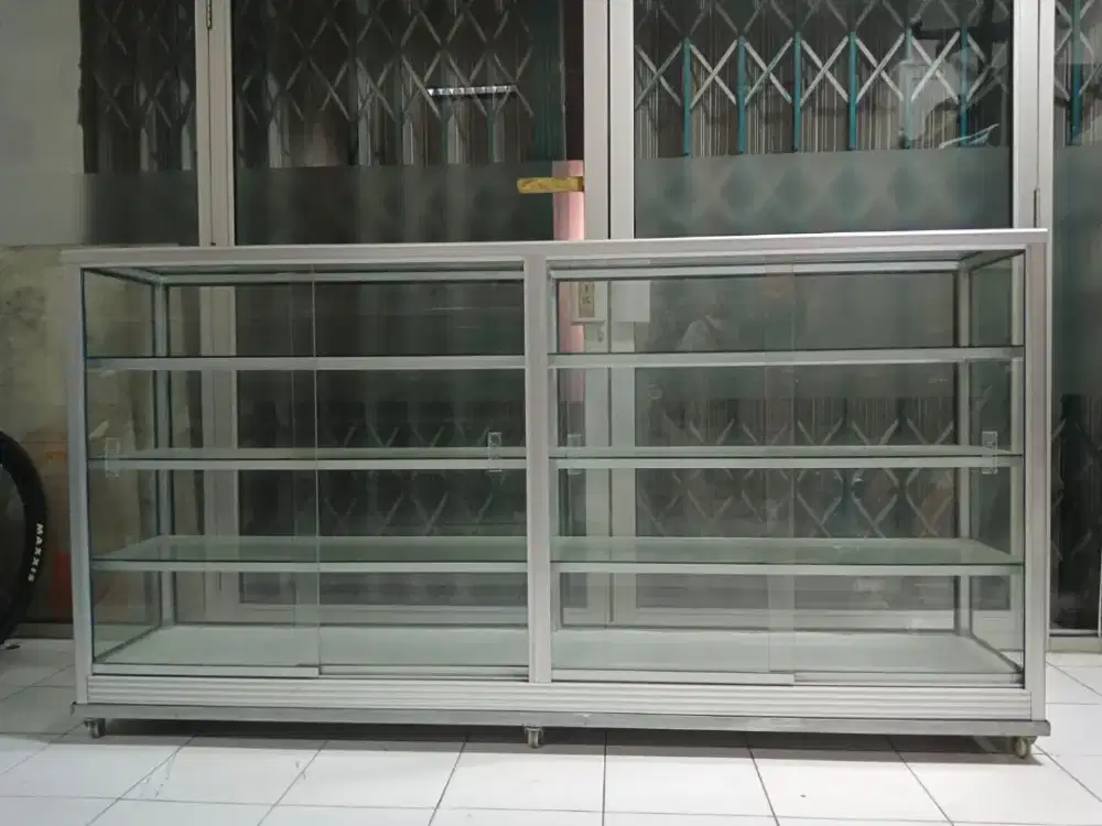 Jual Etalase Kaca untuk toko jualan