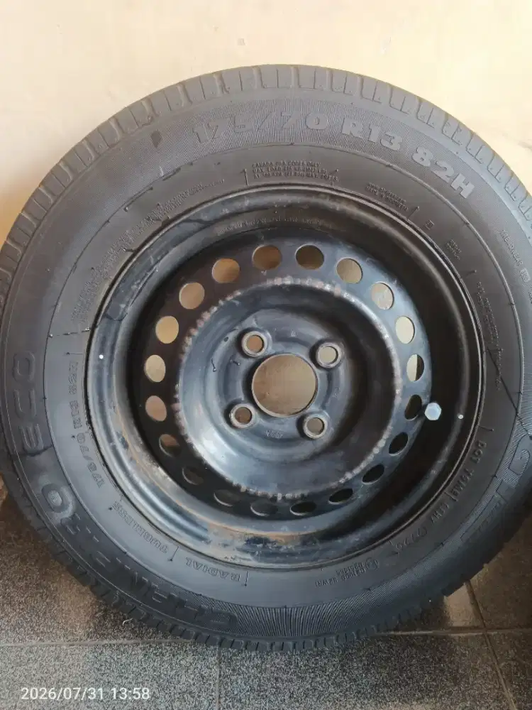 Dijual VELG + BAN 175/70 R13 82H
Ex Sigra. PCD 4x100.