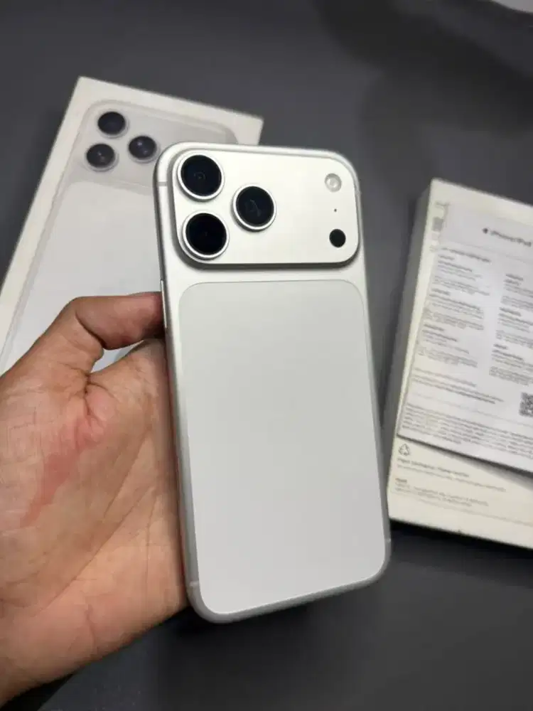 iPhone 17 Pro Max 256Gb iBox Garansi aktif sampai februari 2027