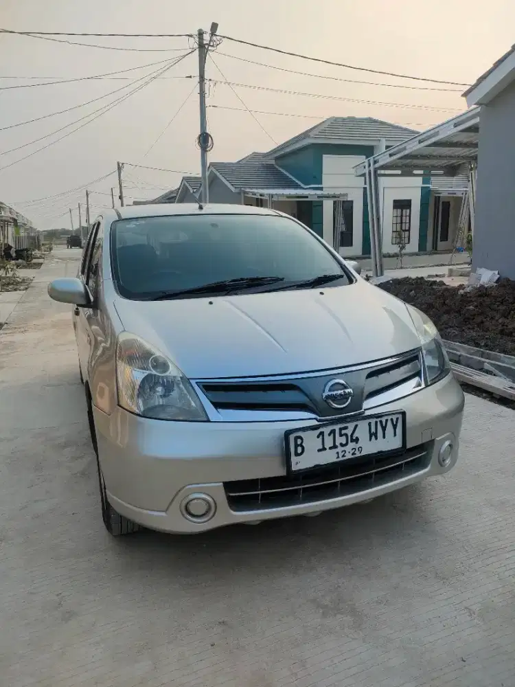Nissan Grand livina 2012 Bensin