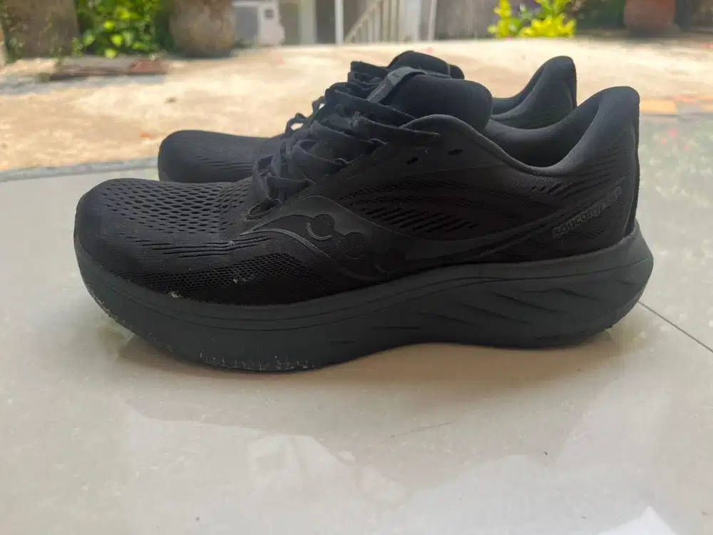 Saucony Ride 18 black shadow size 43