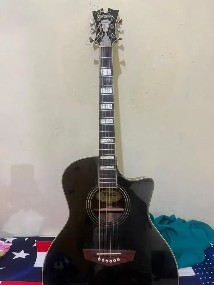 d'angelico gitar top solid