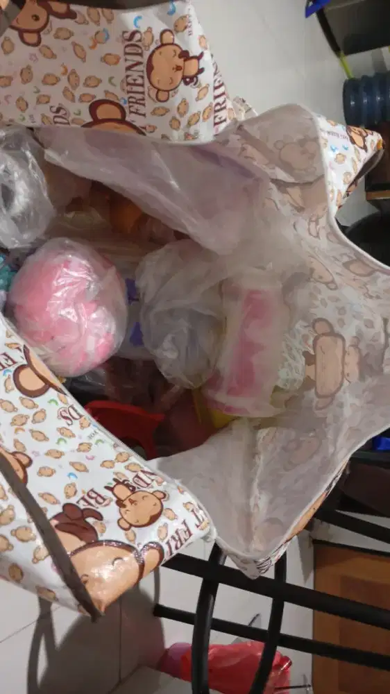 Cuci gudang peralatan makan minum merk tupperware