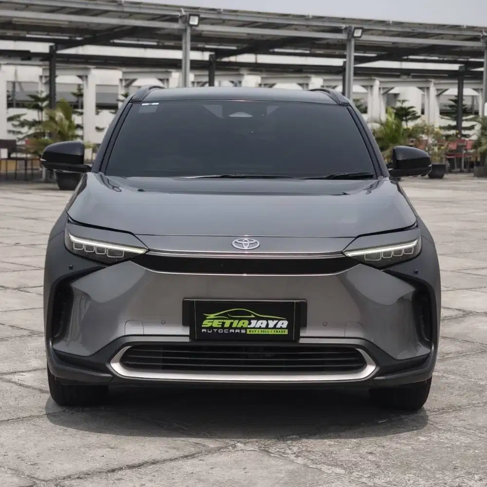 KM LOW! Toyota bZ4X EV 2023 Hitam Abu