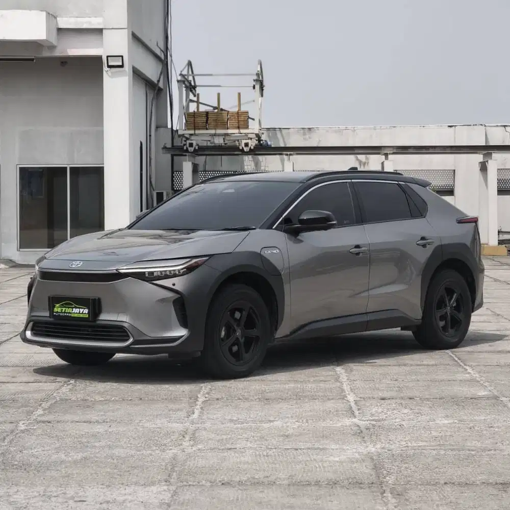 KM LOW! Toyota bZ4X EV 2023 Hitam Abu