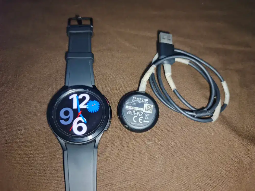 Samsung Watch 4 Classic 46mm Layar Amoled Normal Jaya