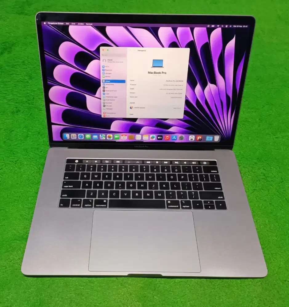 Macbook Pro 2018 15inch i9 32/512 Grey Touchbar Dual VGA Mulus Murah