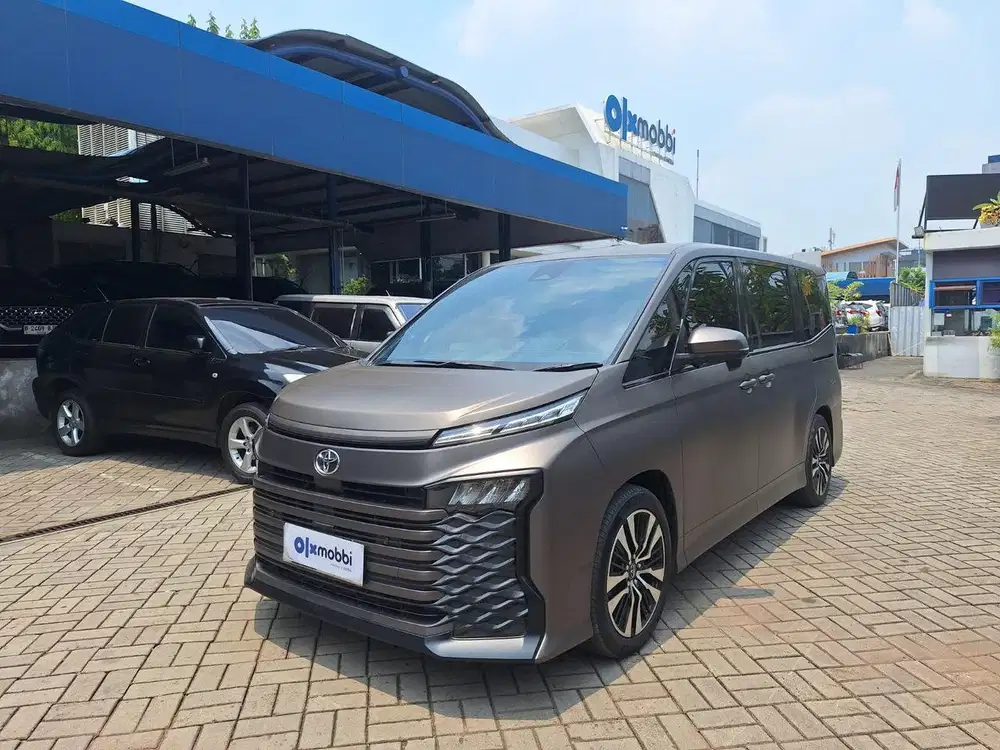 PROMO - Toyota Voxy 2022 SIM