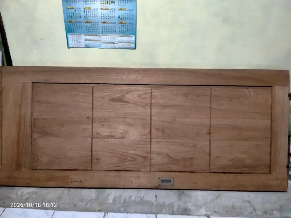 Pintu bekas Copotan rumah, bahan kayu kamper