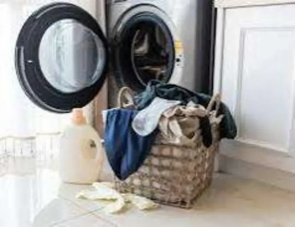 DIBUTUHKAN KARYAWATI LAUNDRY