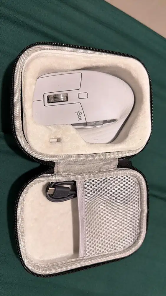Mouse Logitec MX Master 3S for Mac (bisa dipakai windows)