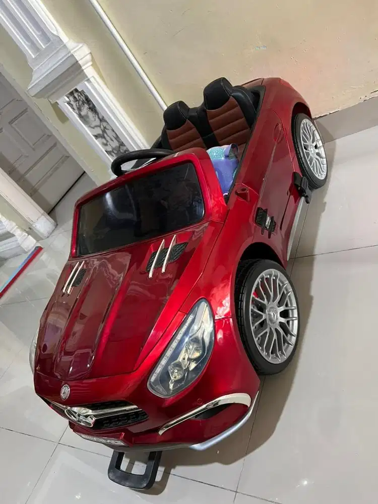 Mainan mobil aki