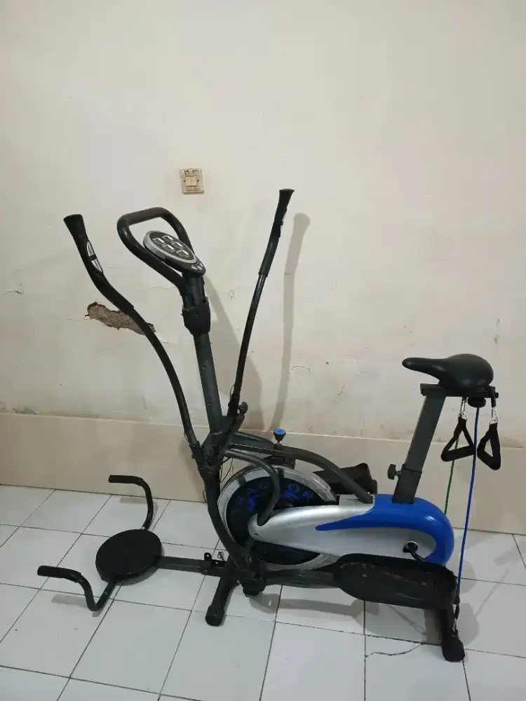 Alat olahraga sepeda statis orbitrack