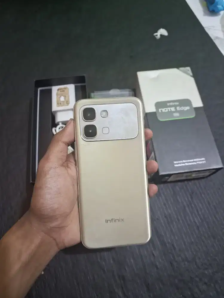 Infinix note edge 5g 8+8/256