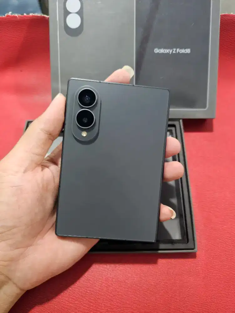 Samsung z fold 8 12/256 graphite sebulan pakai