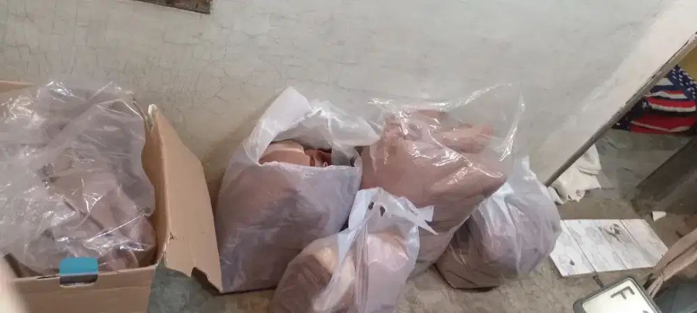 Punya gorden masih pada bagus tebal + kelambu panjang 3 meter ada 10
