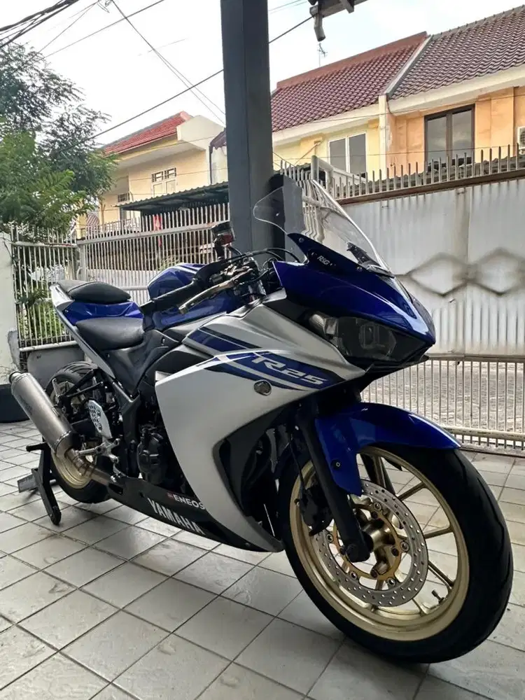Dijual Yamaha R25 V1 (Gen 1) Blue Silver - Moge Look Hedon & Terawat!