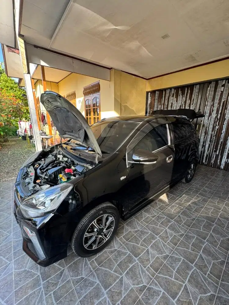 Daihatsu Ayla R Deluxe